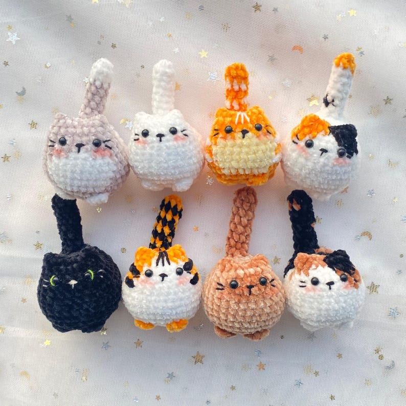 Crochet Cute Cat Keychain, Handmade Mini Crochet Amigurumi Cat Keychain, Cute Keyring, Crochet Cat Stuffed Animal, Cute Gifts For Cat Lovers
